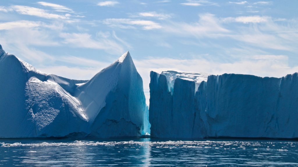 icebergs_shining_in_ilulissat